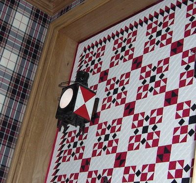 quilt and fabric on walls by vethoman